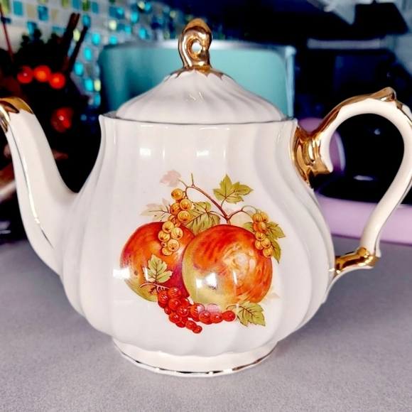 Sadler Dining Rare 94s Vintage Sadler England Fruits Autumnal Swirl